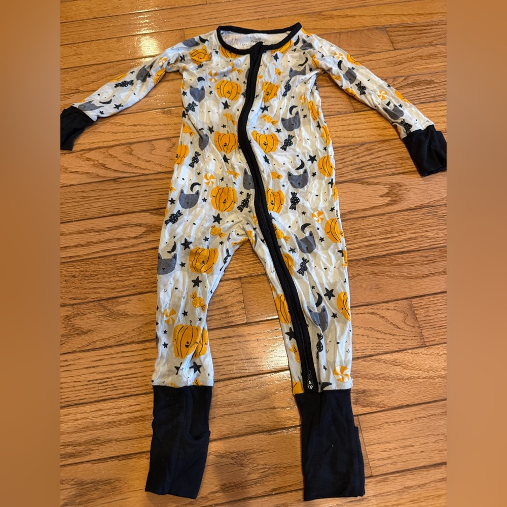Little Sleepies Pumpkin and Bat Zippy - Black and Orange